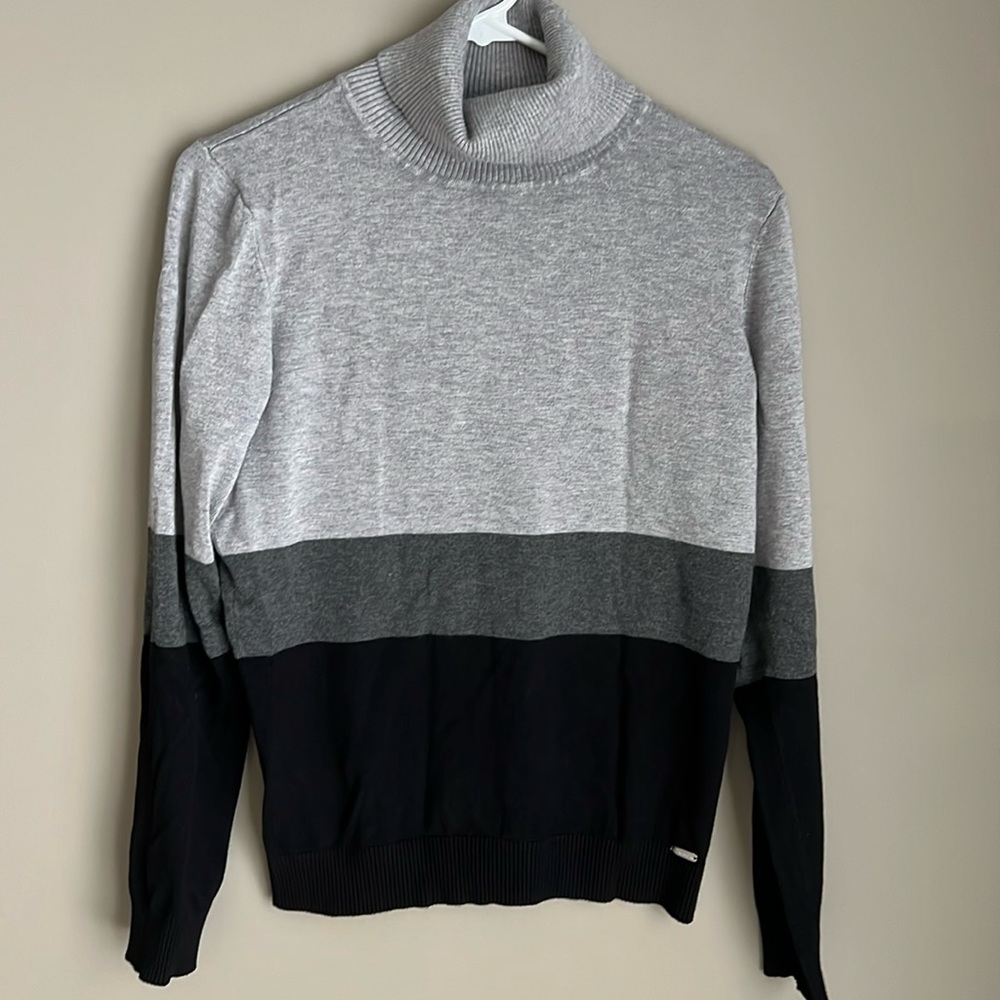 Calvin Klein turtleneck sweater size M